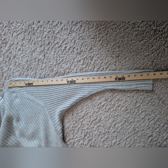 Nordstrom Signature 100% Cashmere Grey Ribbed Dolman Sweater Size S - Picture 10 of 10